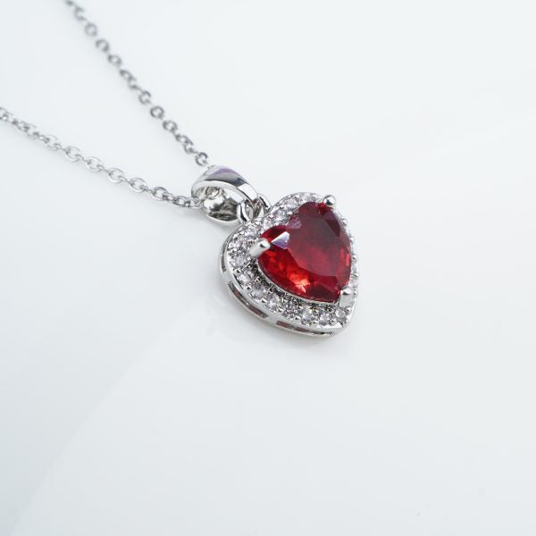 NUEVO COLLAR CON DISEÑO CORAZÓN