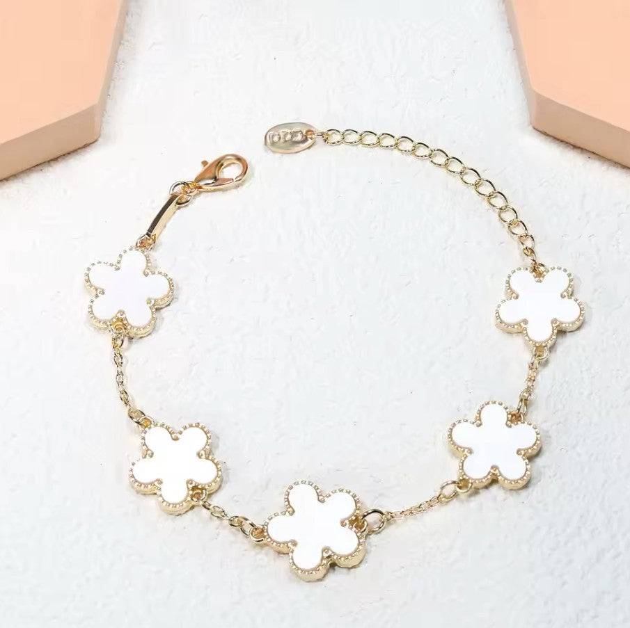 NUEVA PULSERA DE TREBOL DE CINCO HOJAS